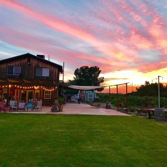 Sequoia View Vineyard Bed & Breakfast Sanger ภายนอก รูปภาพ