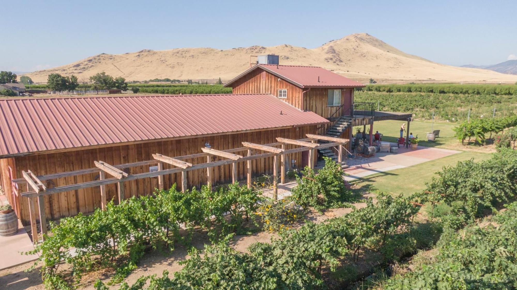 Sequoia View Vineyard Bed & Breakfast Sanger ภายนอก รูปภาพ